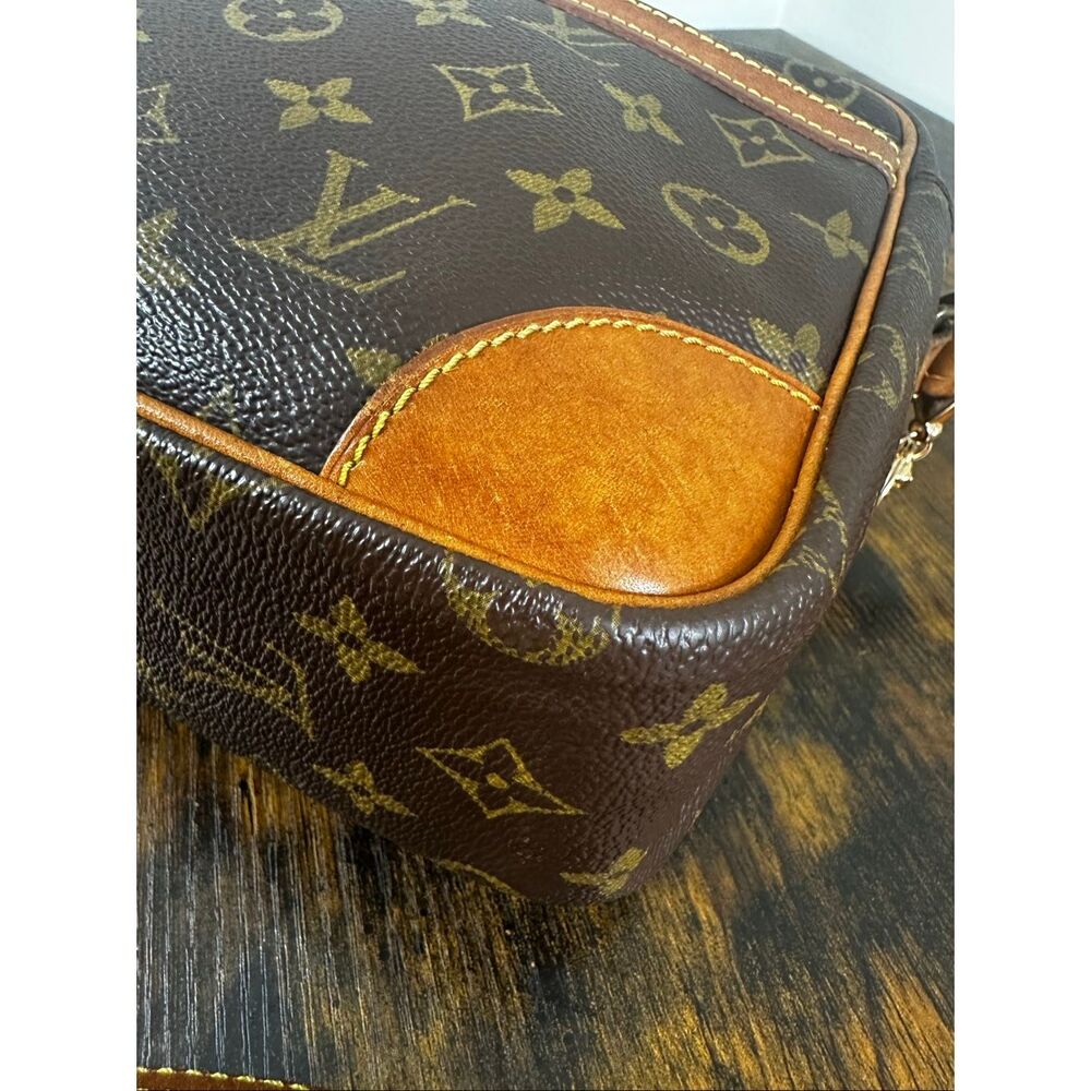 Louis Vuitton Vintage Monogram Bag Trocadero 27 Crossbody - Picture 13 of 16